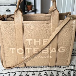 Authentic Marc Jacobs “The Leather Medium Tote Bag” Tags still on!